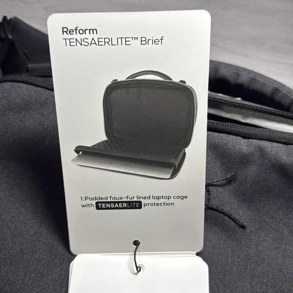 Incase 13” laptop bag - Picture 6 of 7